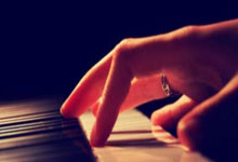 进球被吹再送乌龙 川崎前锋见到上海申花就跪.